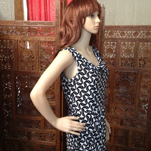 Ellen Tracy dress, size 8 keyhole back fully lined - Picture 4 of 8